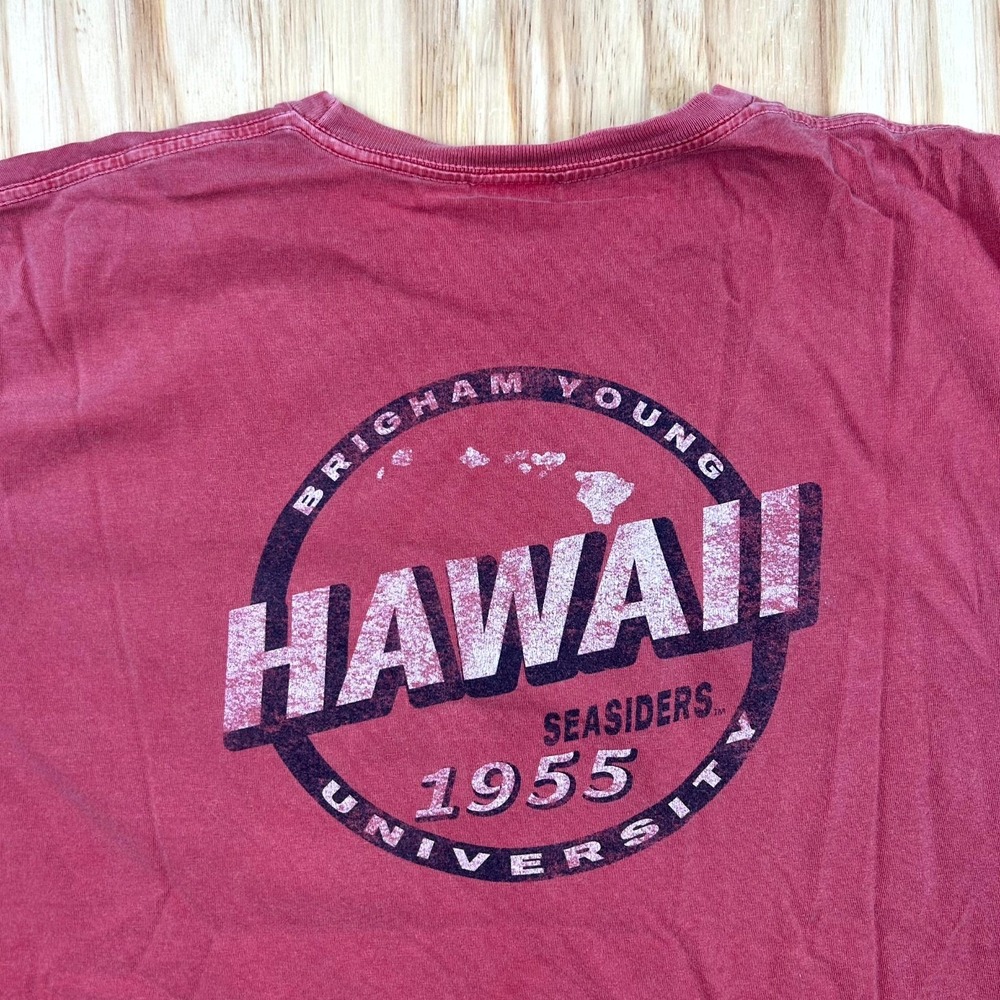 BYU‎ Hawaii T-Shirt Mens Large Maroon Pocket Short Sleeve Comfort Casual